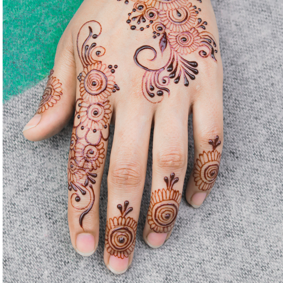 simple mehndi design photo